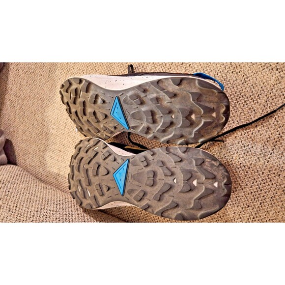 Athletic_Shoes